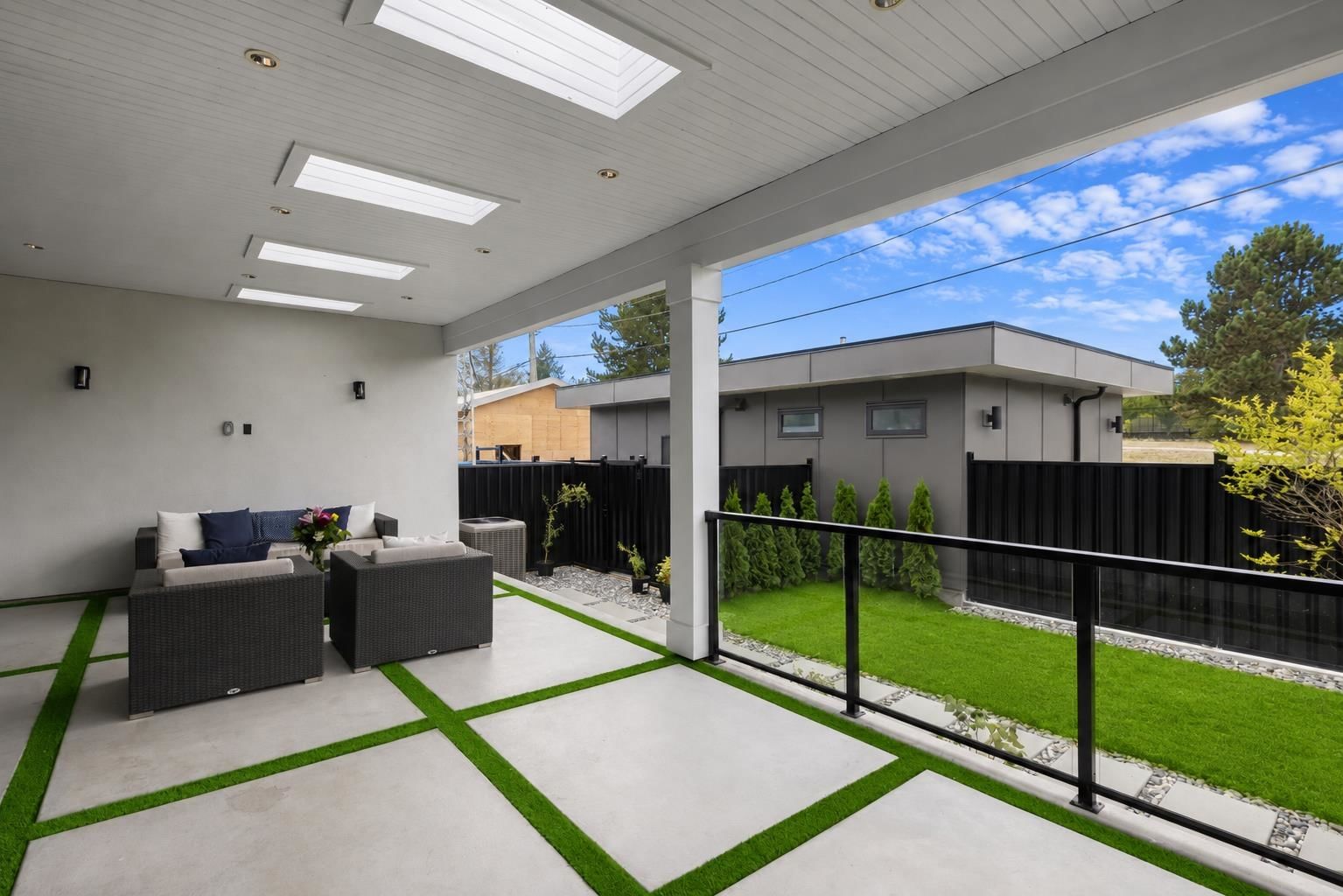 Listing Image 14
