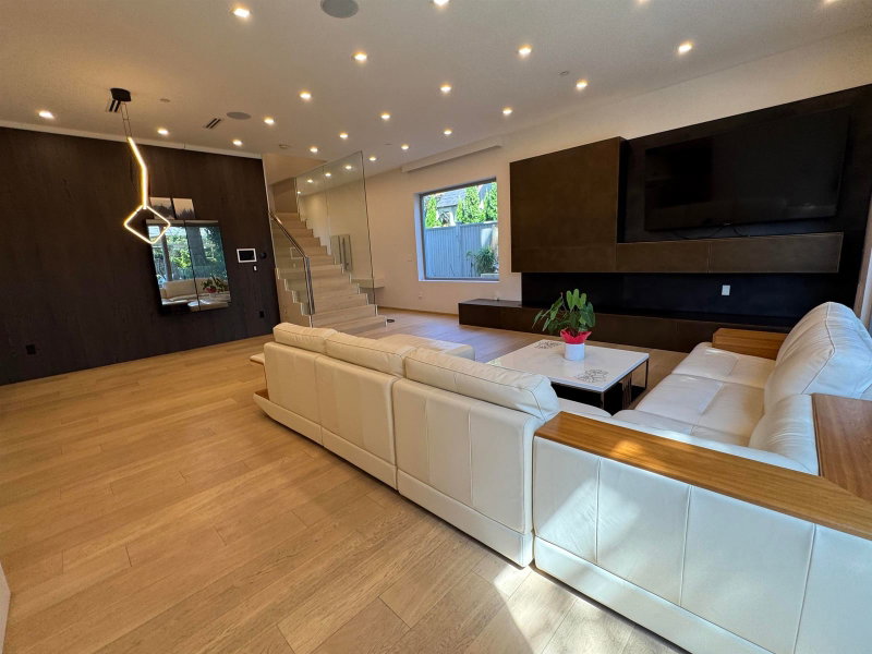 1076 Park Drive
