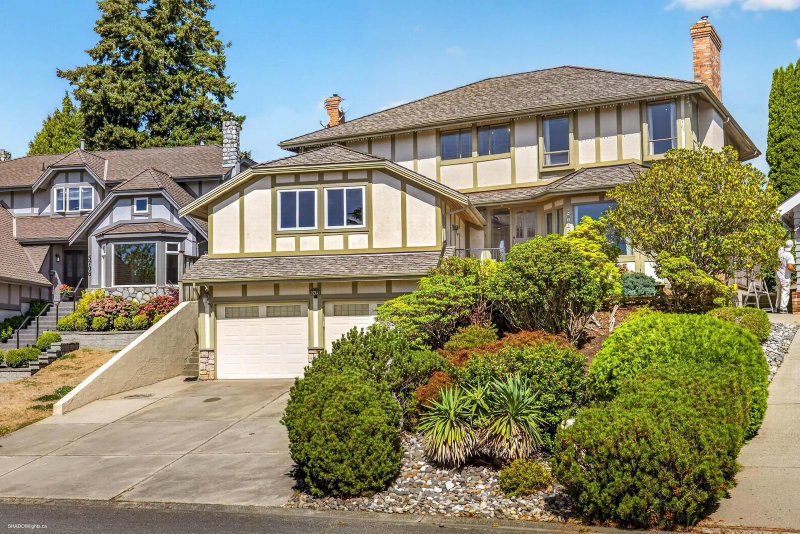 5710 Goldenrod Crescent