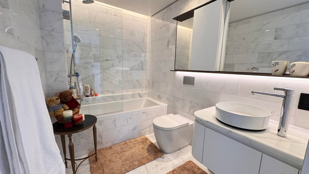 22xx - 1408 Robson Street 4