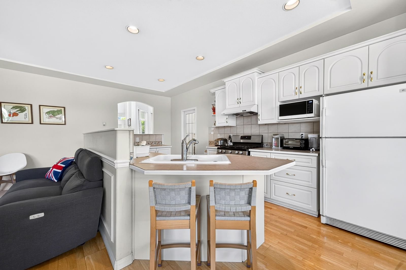 Listing Image 10