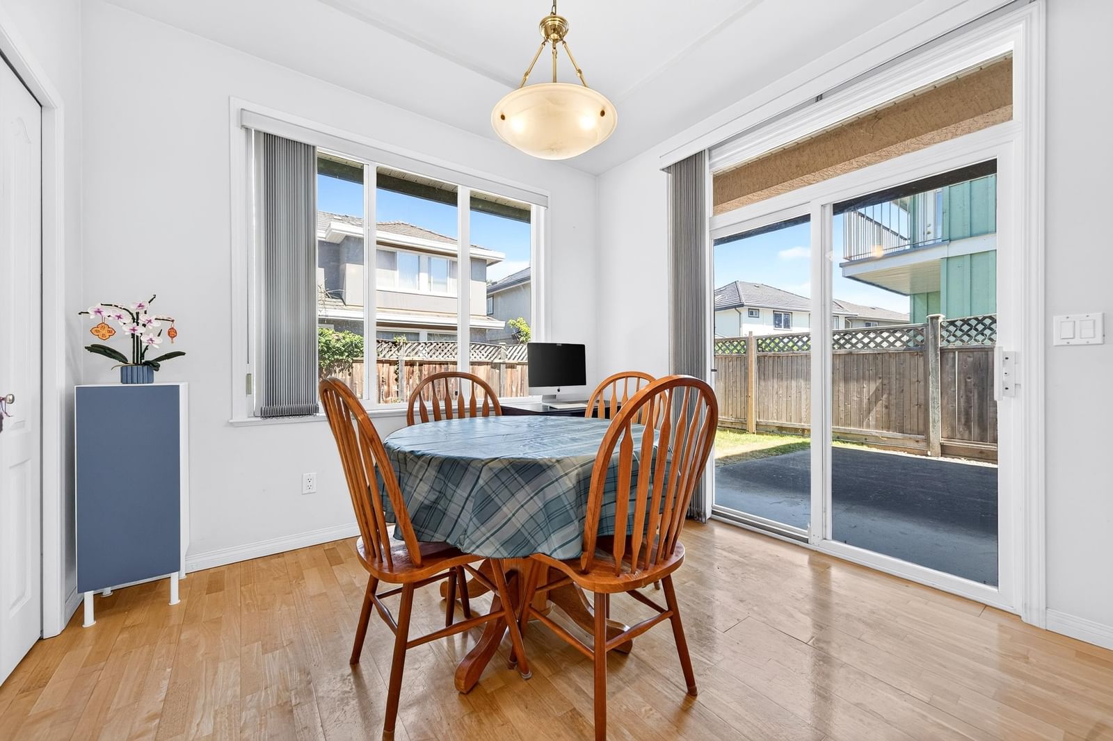 Listing Image 12