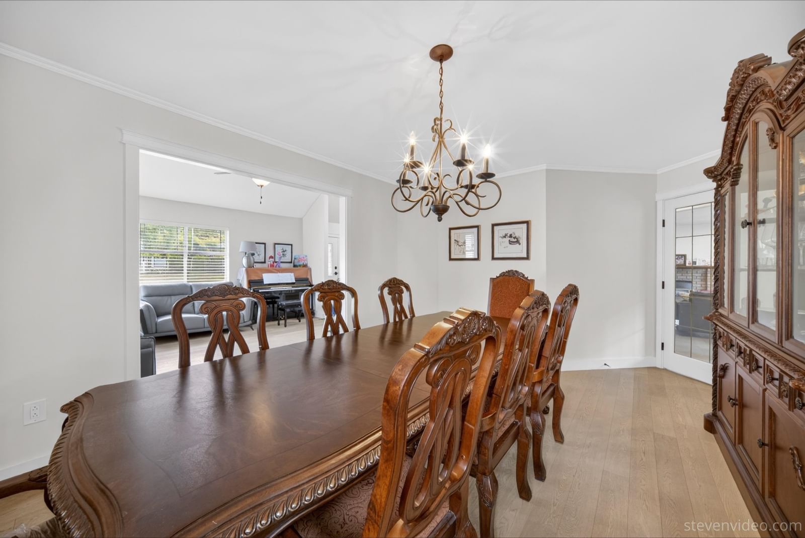 Listing Image 10