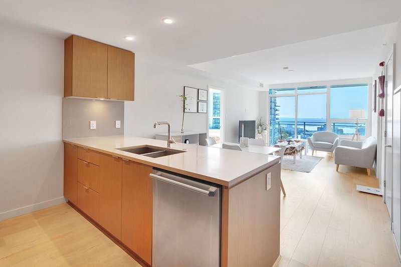 1403 - 125 14th Street E