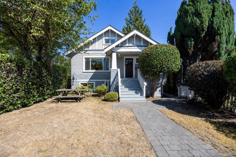 3035 5th Avenue W