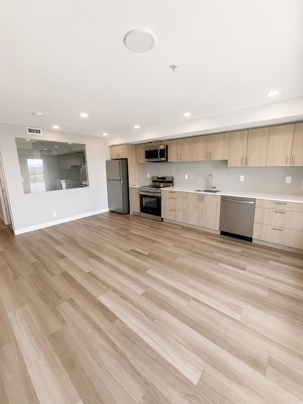 304 - 408 East Columbia 5