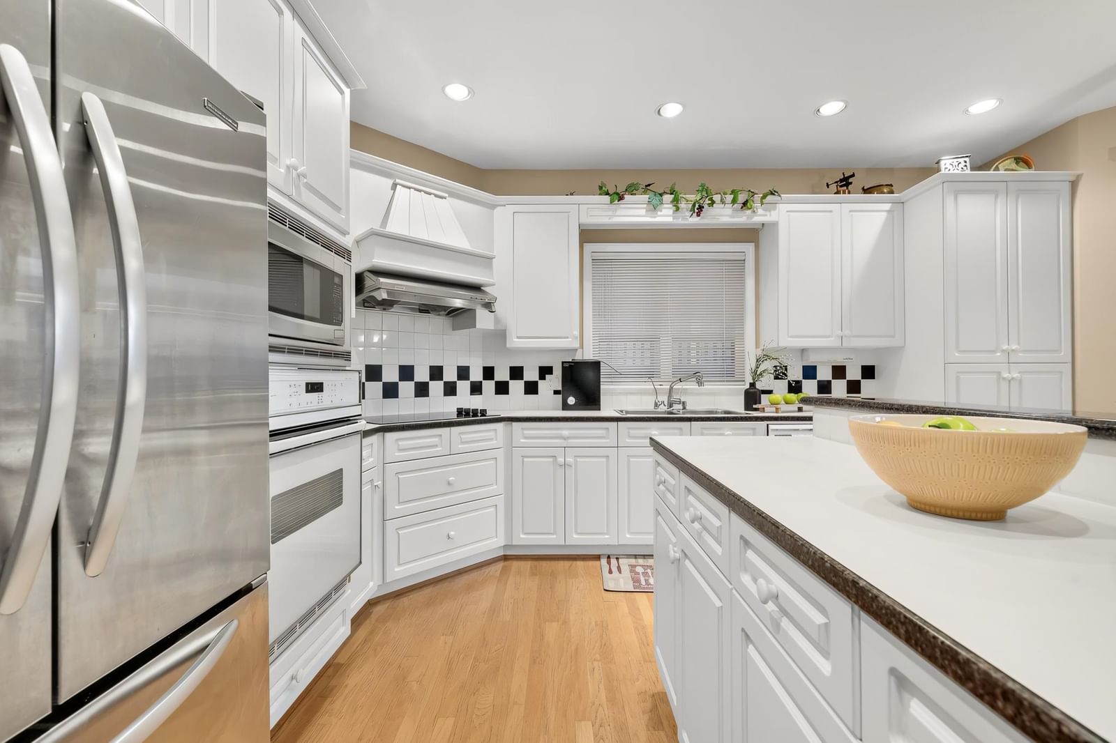 Listing Image 15
