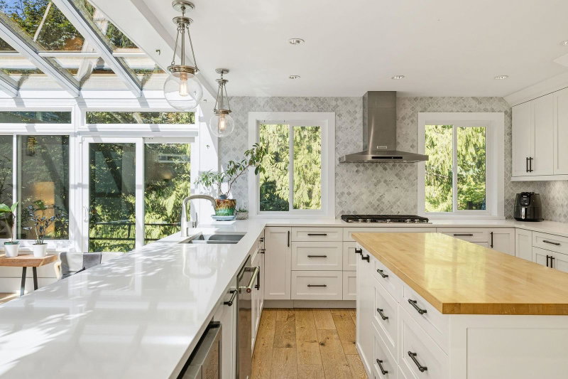 29 - 3295 Sunnyside Road