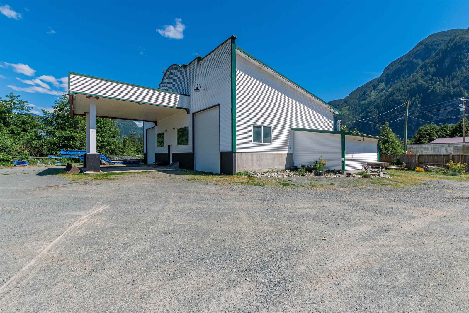 Listing Image 23