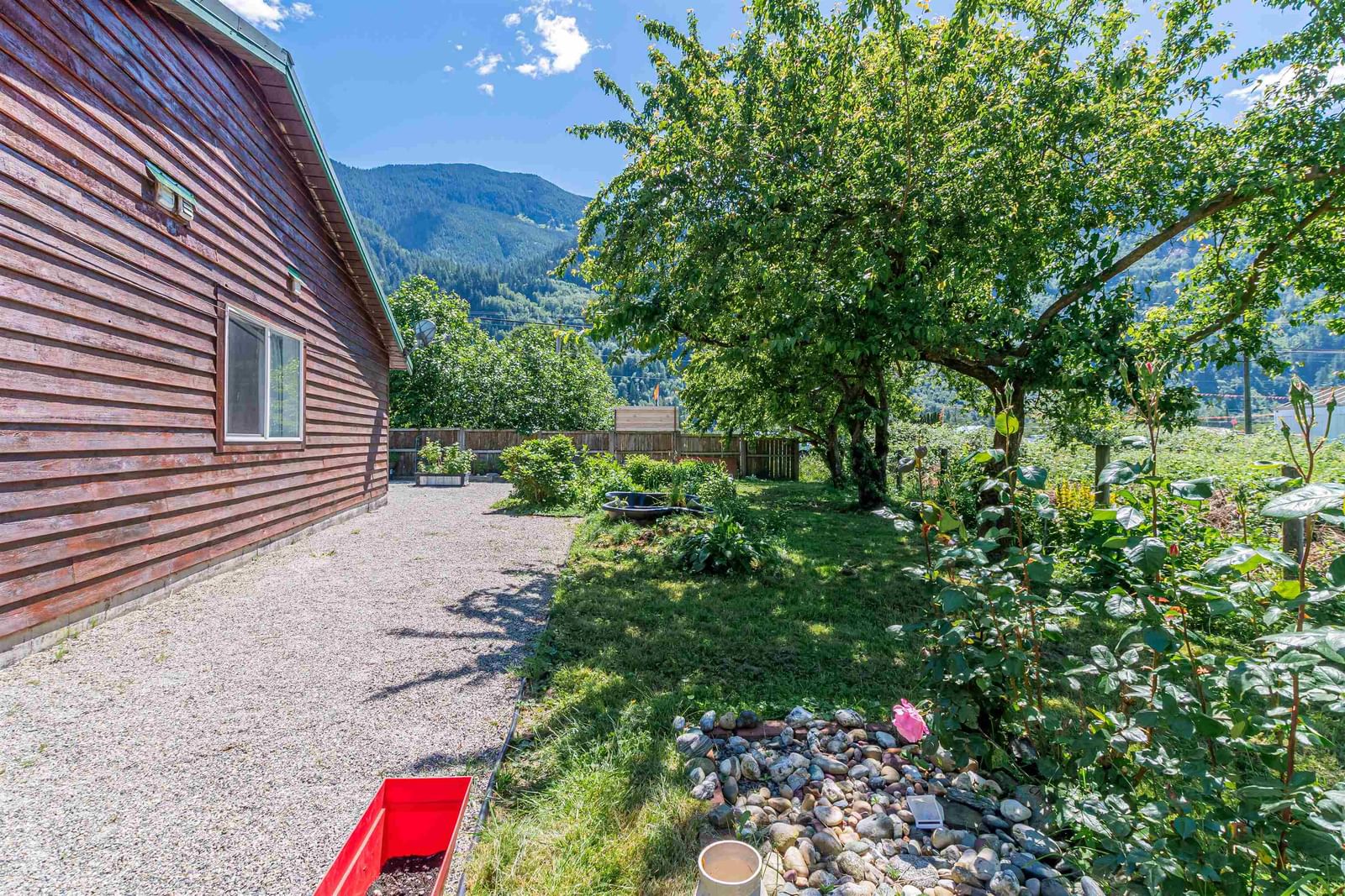 Listing Image 6