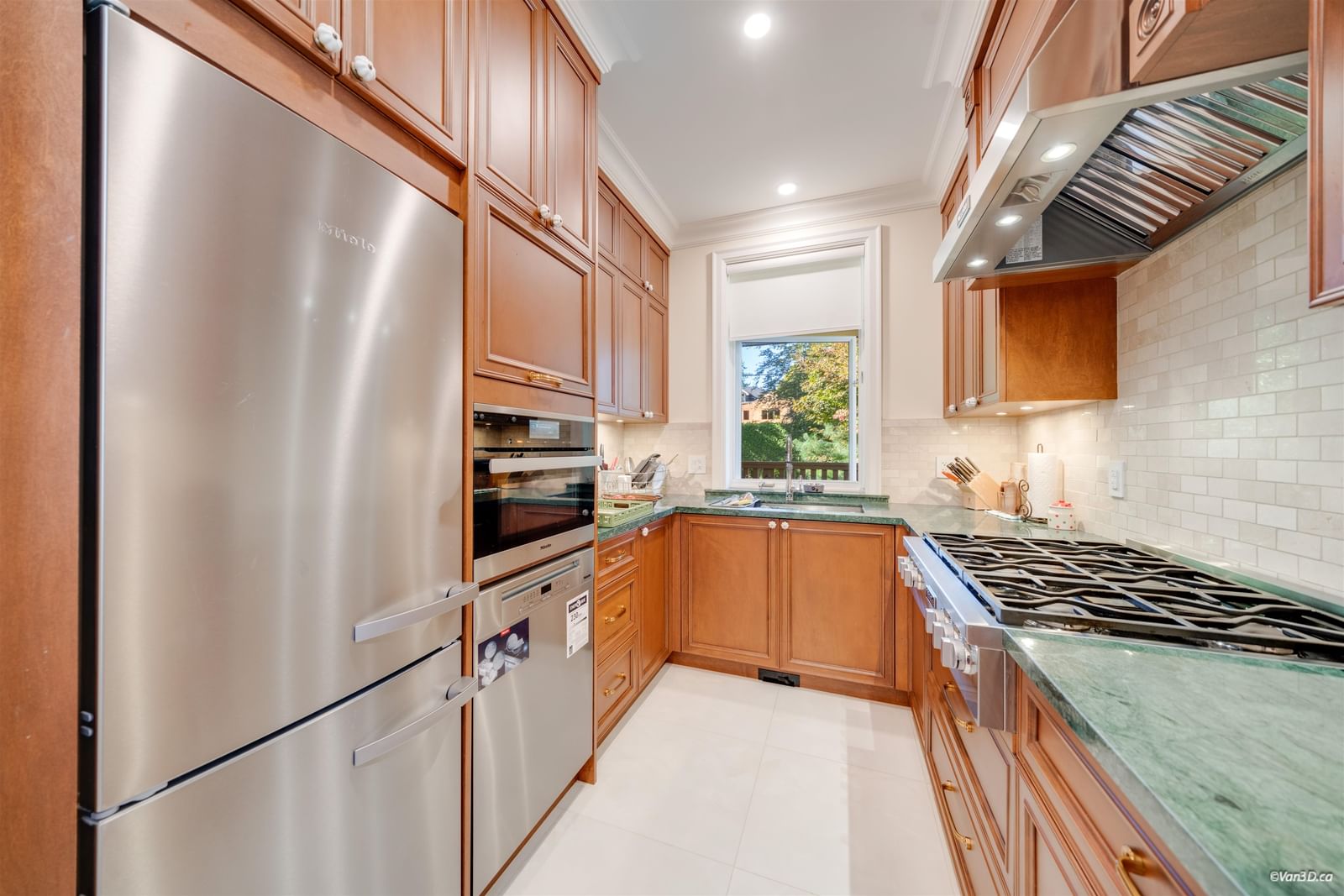 Listing Image 11