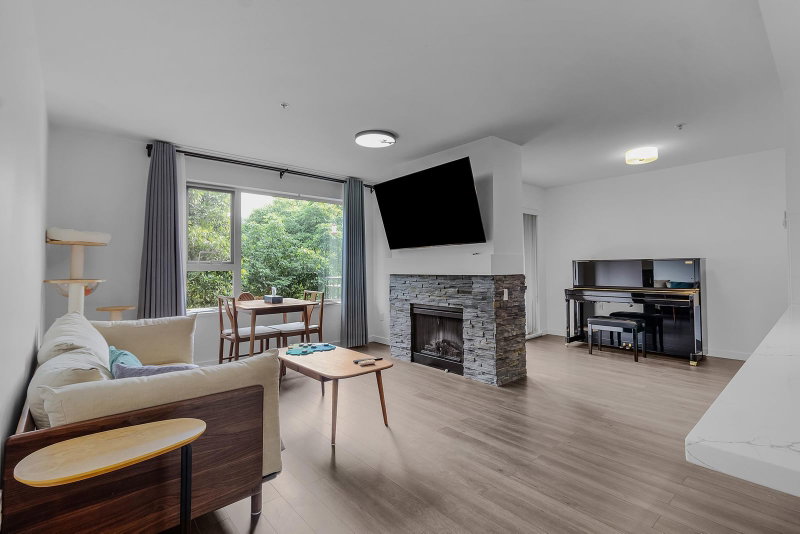 309 - 200 Klahanie Drive