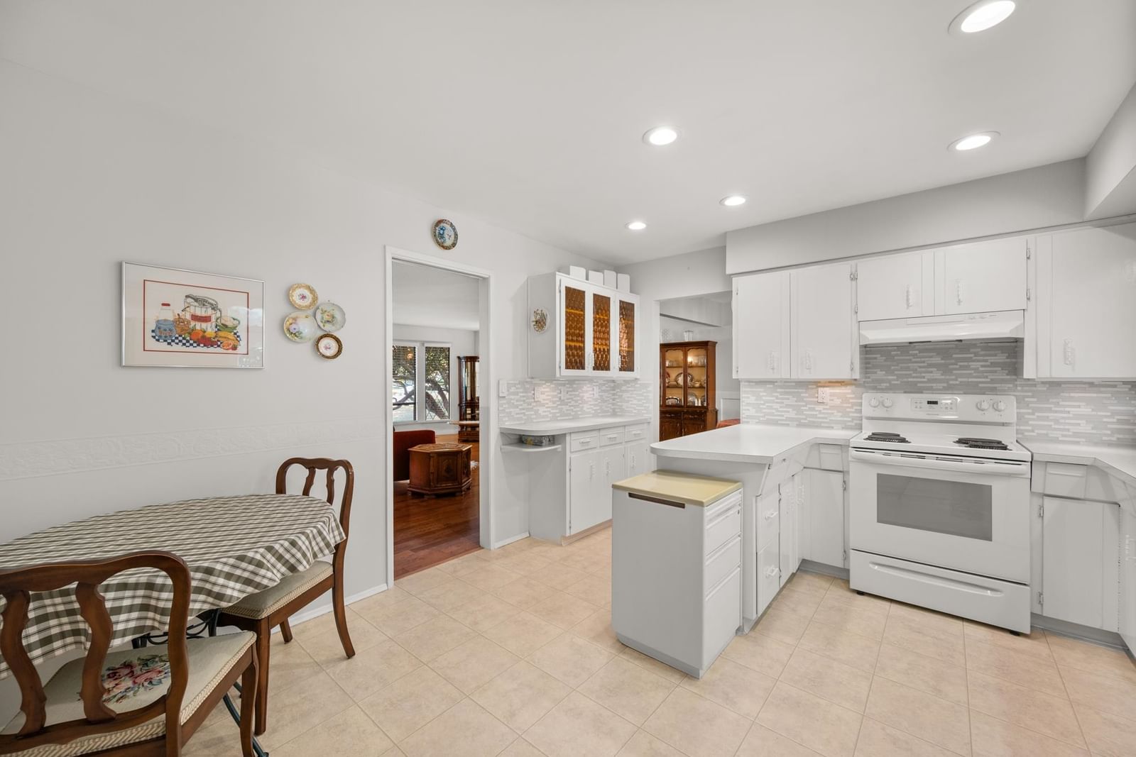 Listing Image 12