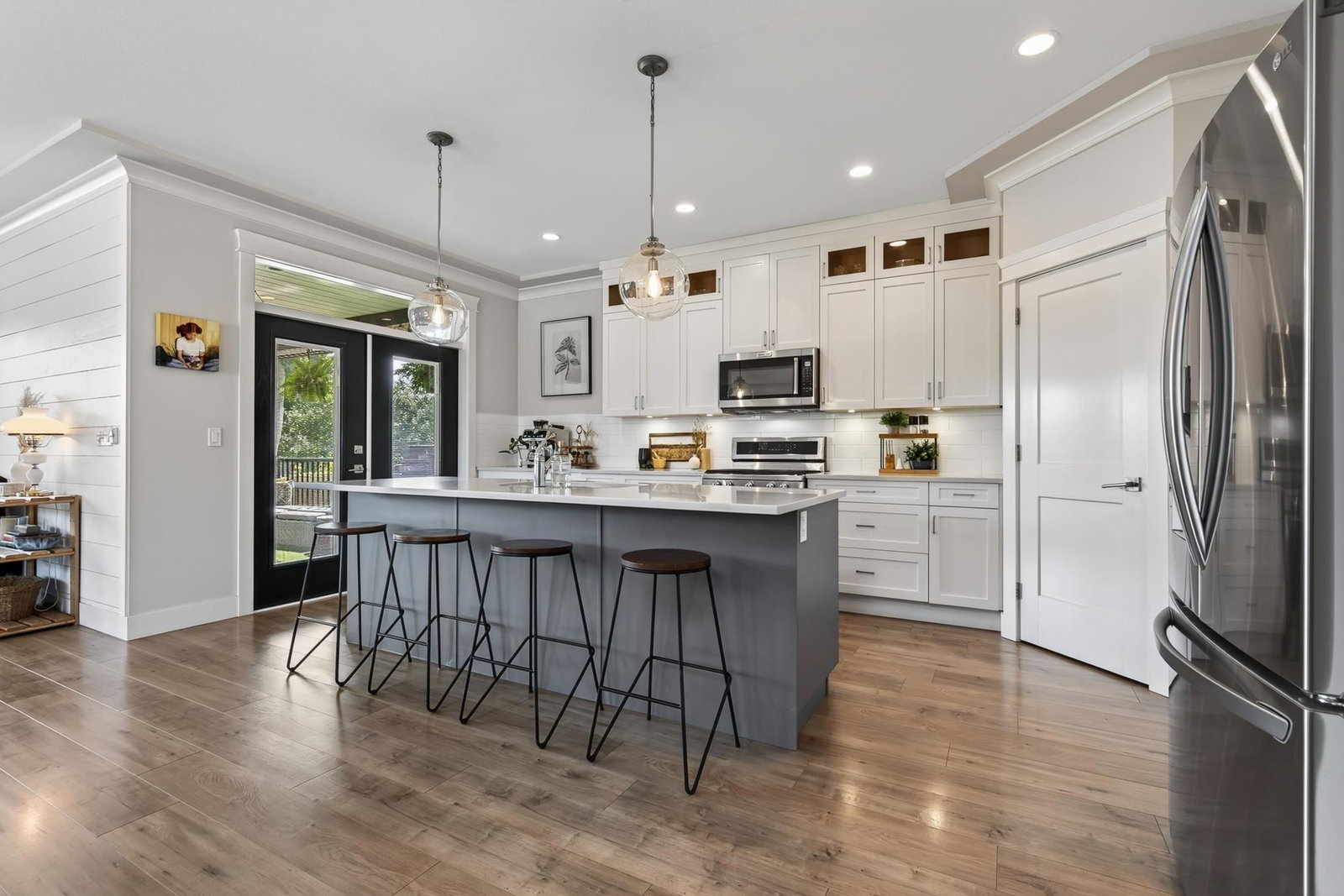 Listing Image 15