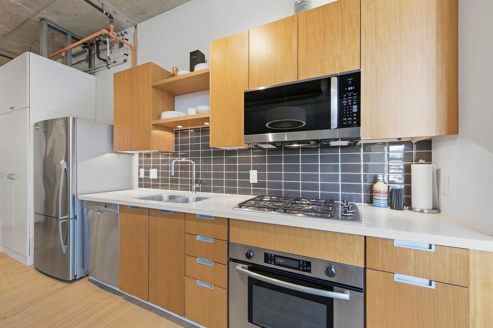 Listing Image 9