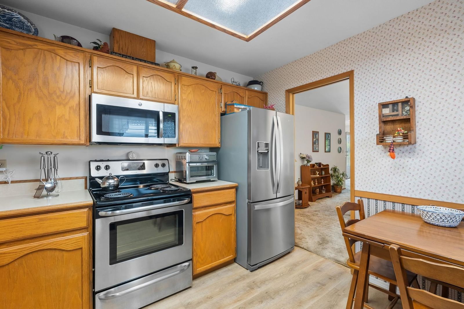 Listing Image 12