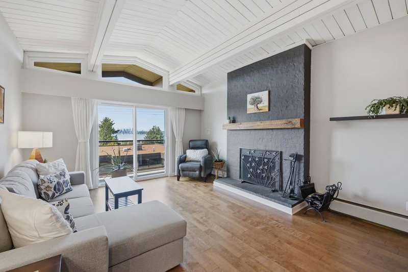 304 - 325 3rd Street W