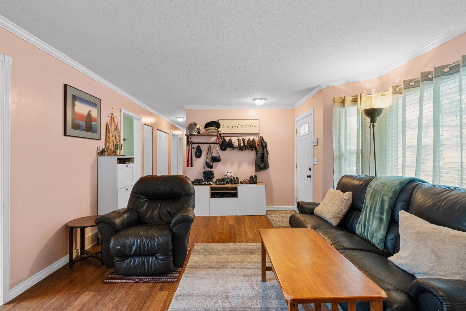 Listing Image 4