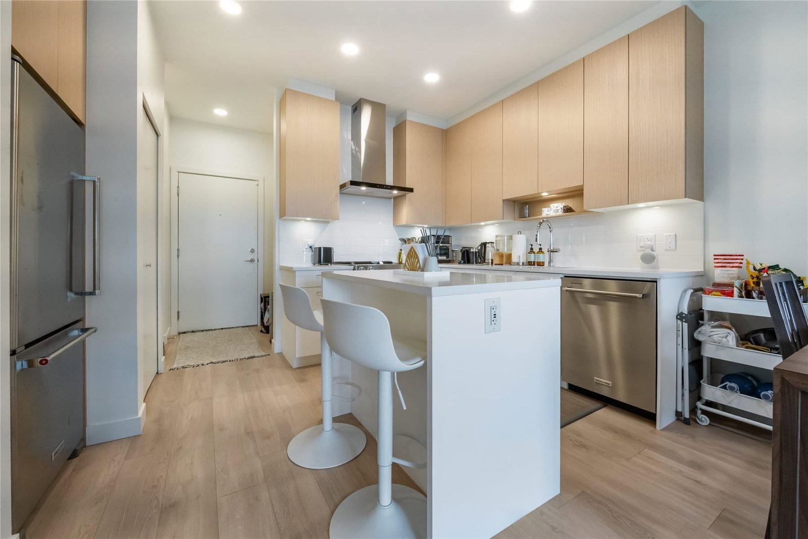 Listing Image 12