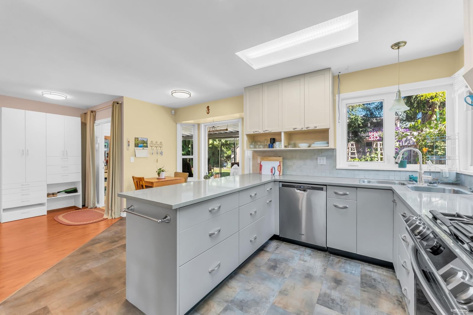 Listing Image 19