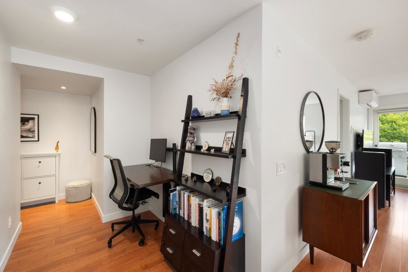 316 - 221 3rd Street E
