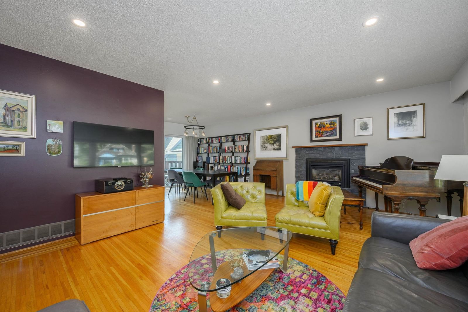 Listing Image 14
