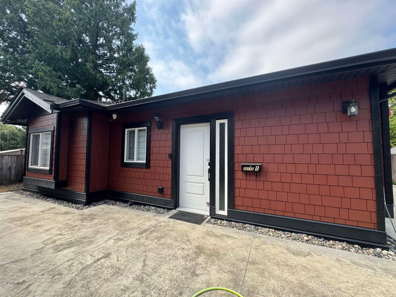 Coach House - 11901 Gee St