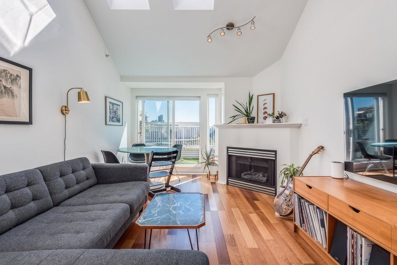 404 - 3939 Hastings Street