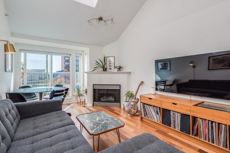 404 - 3939 Hastings Street