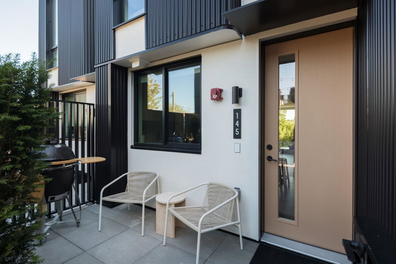 151 - 2451 Grandview Highway N