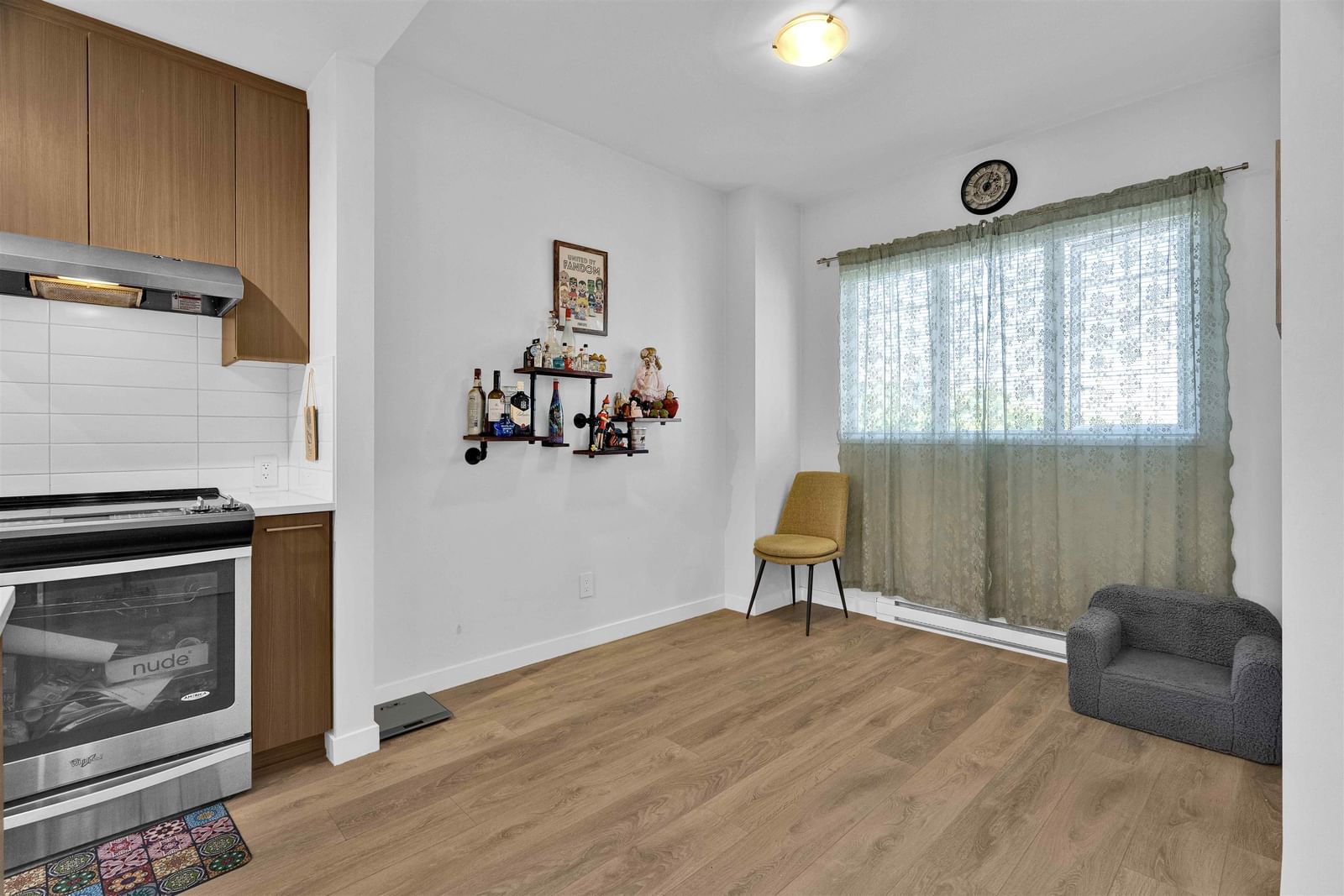 Listing Image 15