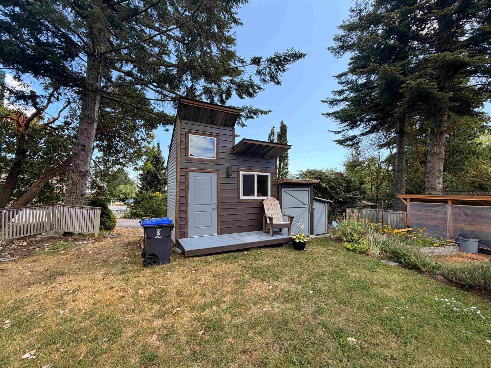 Listing Image 4