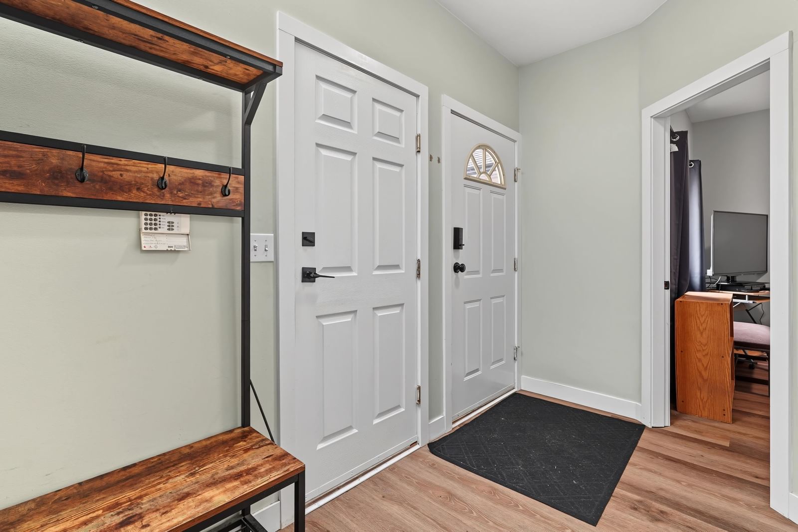 Listing Image 19