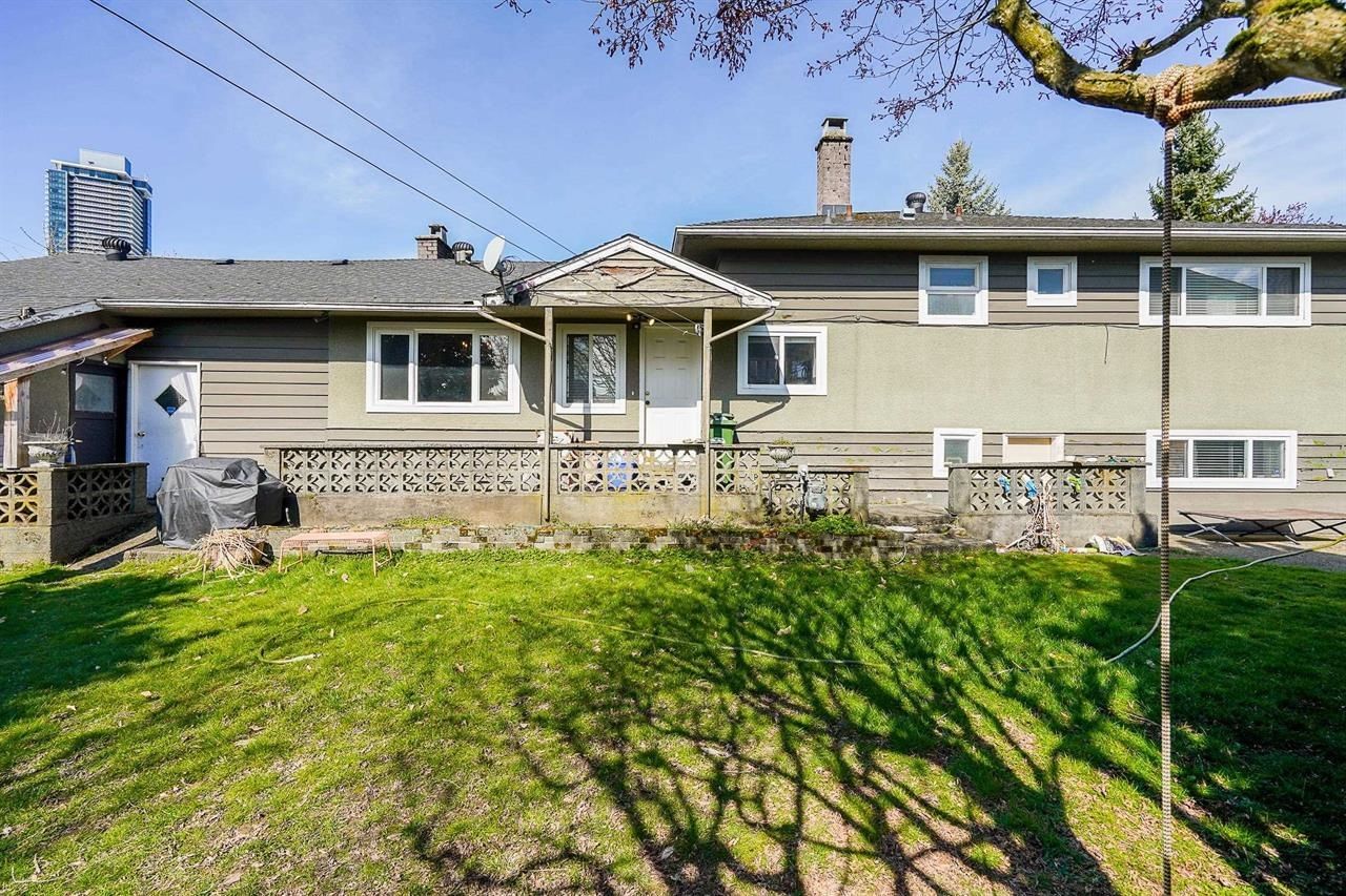 Listing Image 11
