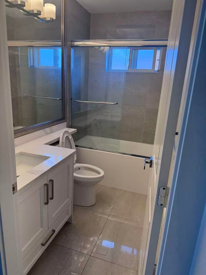 upper floor - 8208 Ash Street