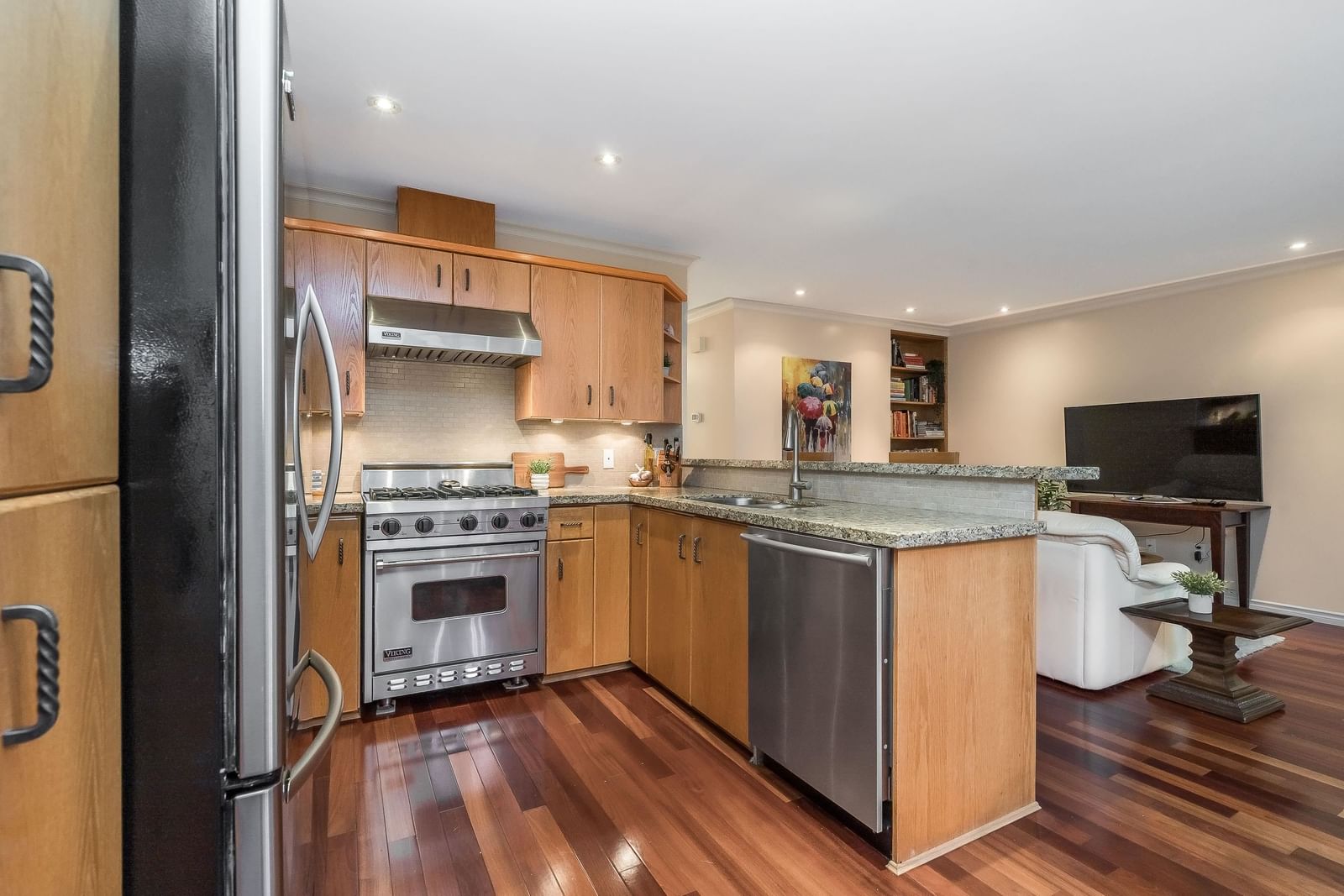 Listing Image 10