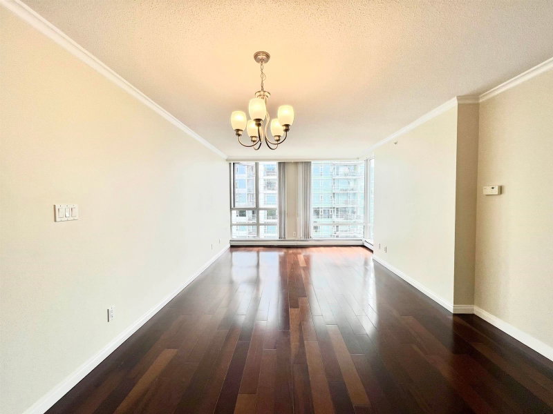 1002 - 1201 Marinaside Crescent