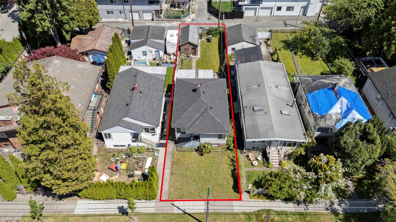 942 Nanaimo Street