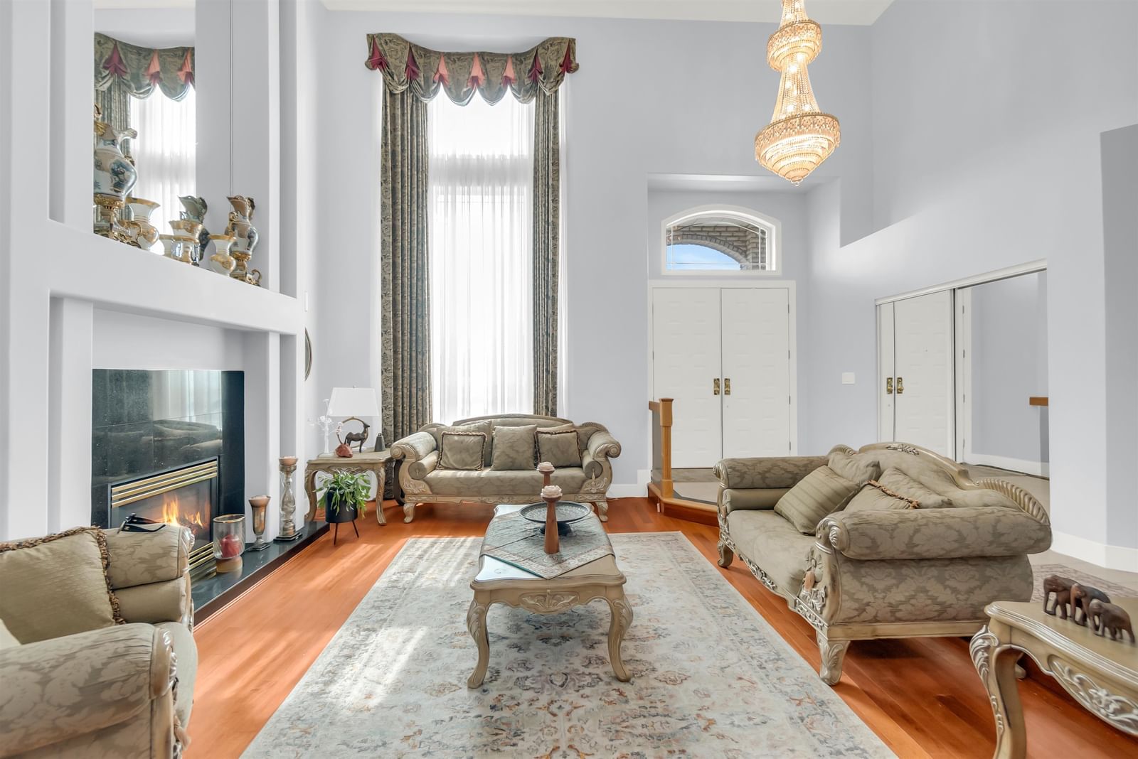 Listing Image 4