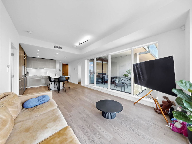 1007 - 6811 Pearson Way