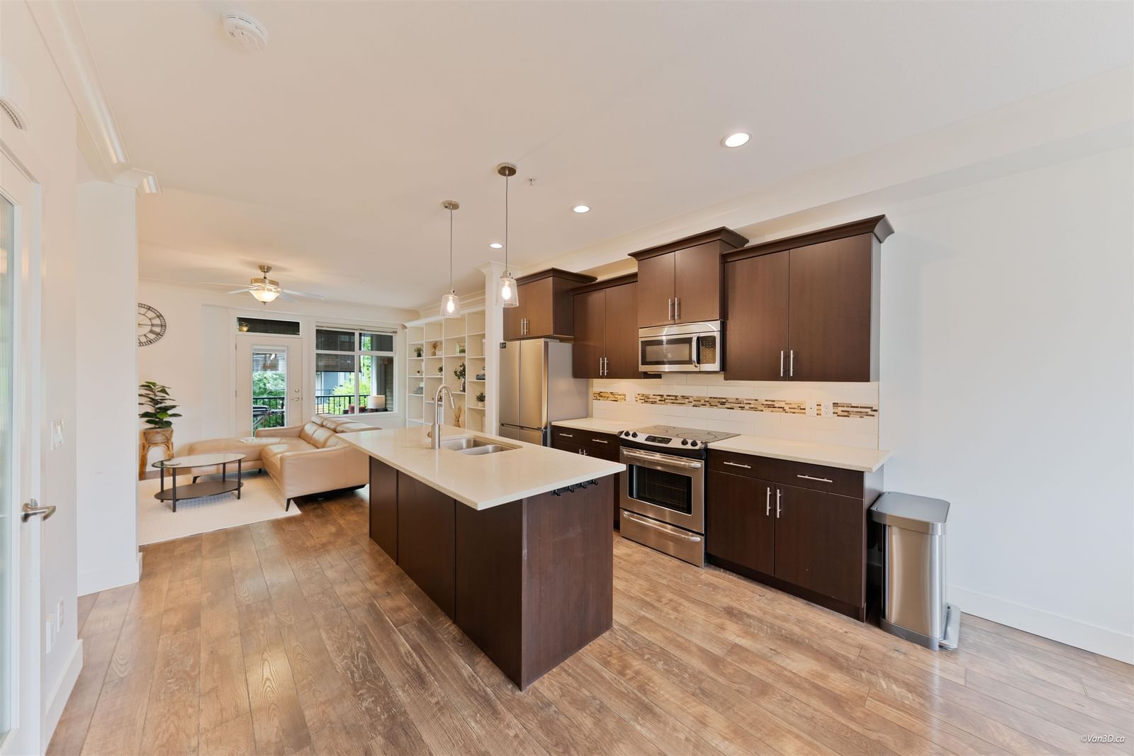 Listing Image 12