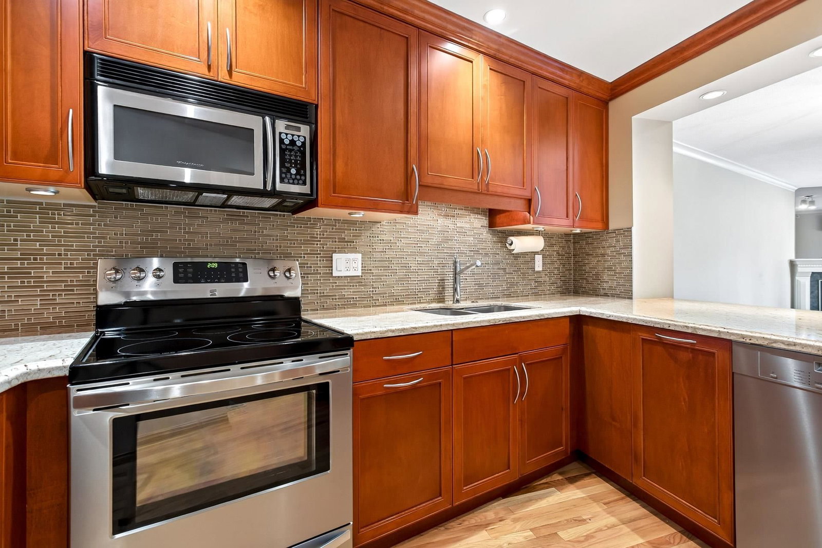 Listing Image 15