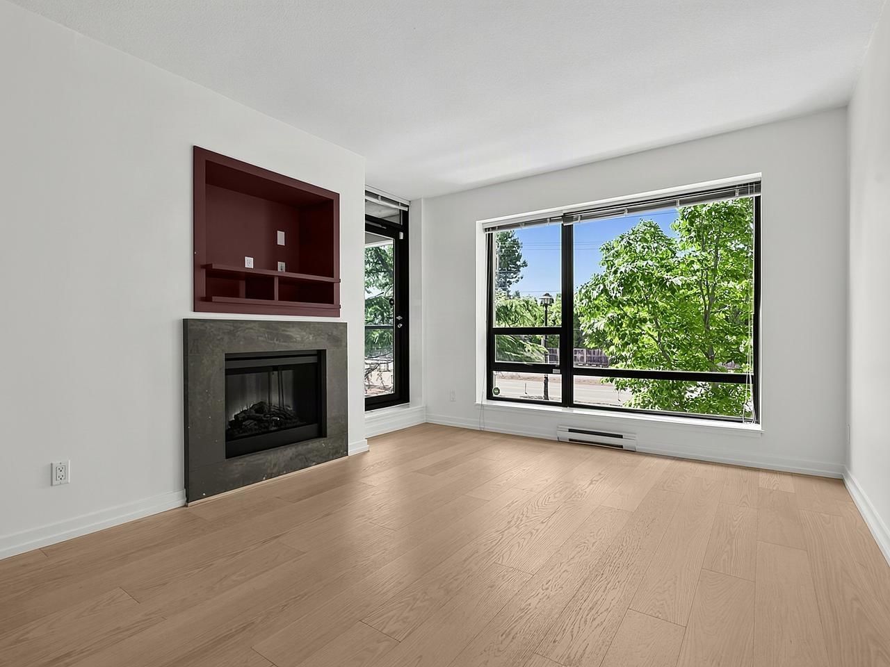 Listing Image 8