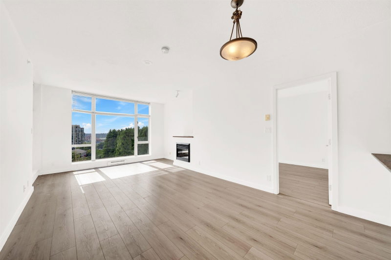 1005 - 280 Ross Drive