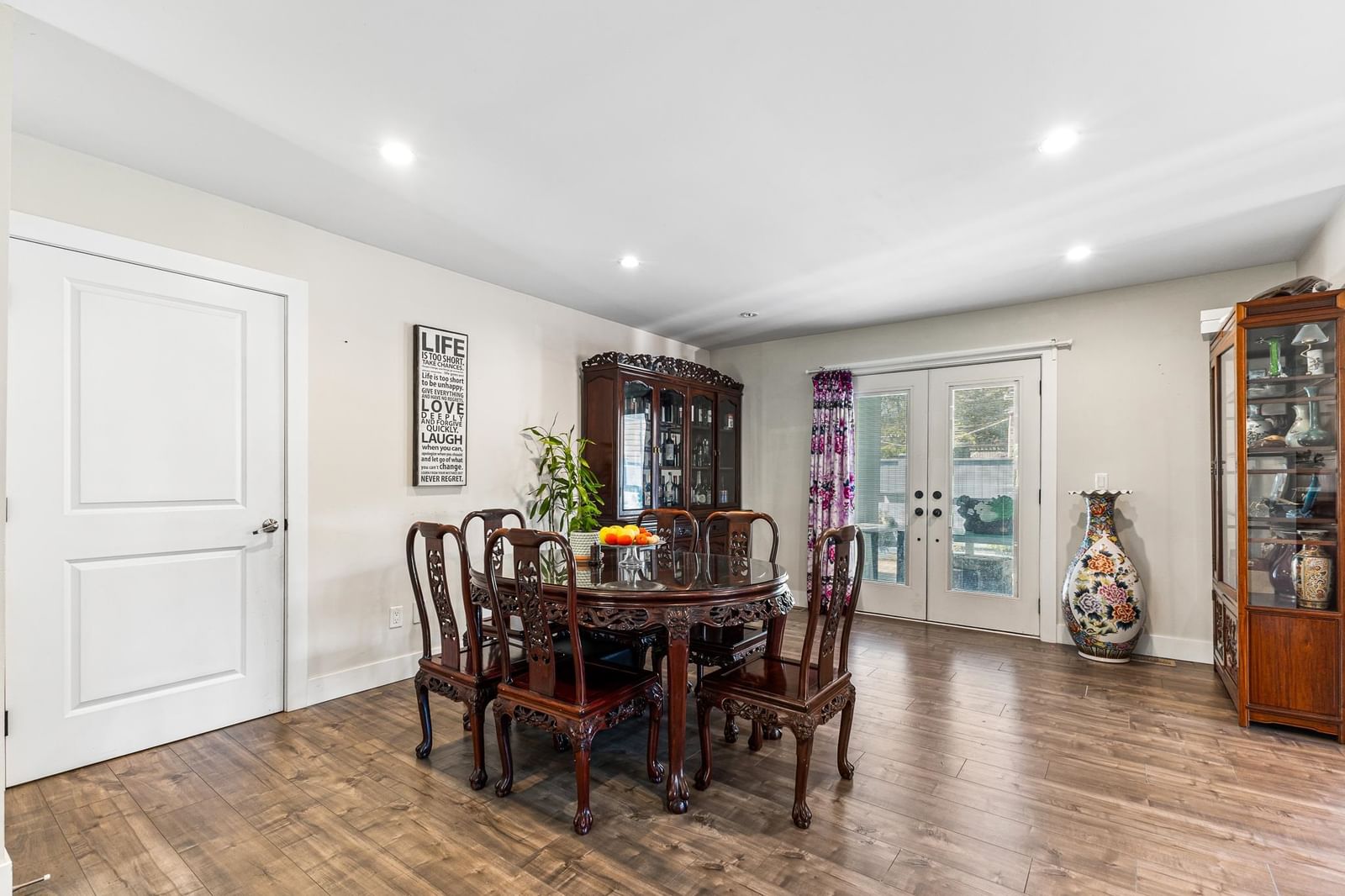 Listing Image 12