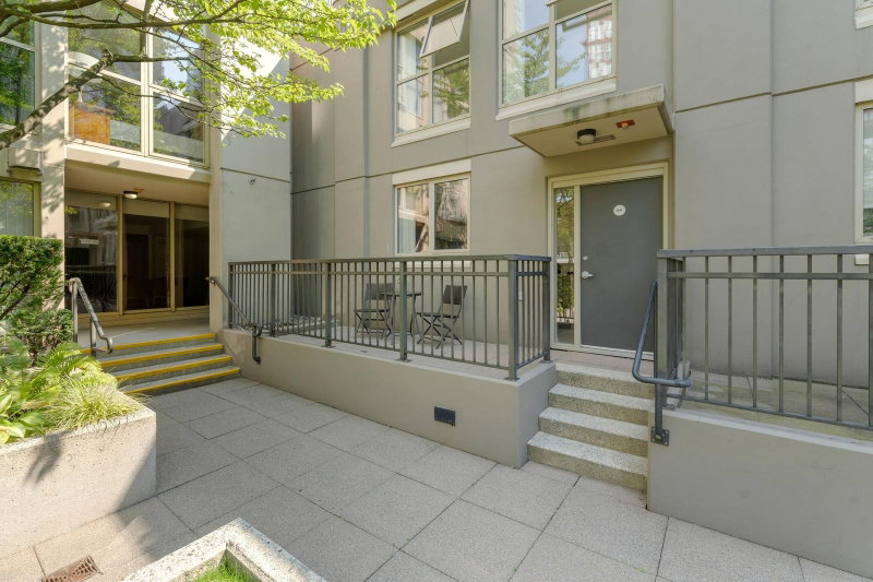 TH9 - 969 Richards Street