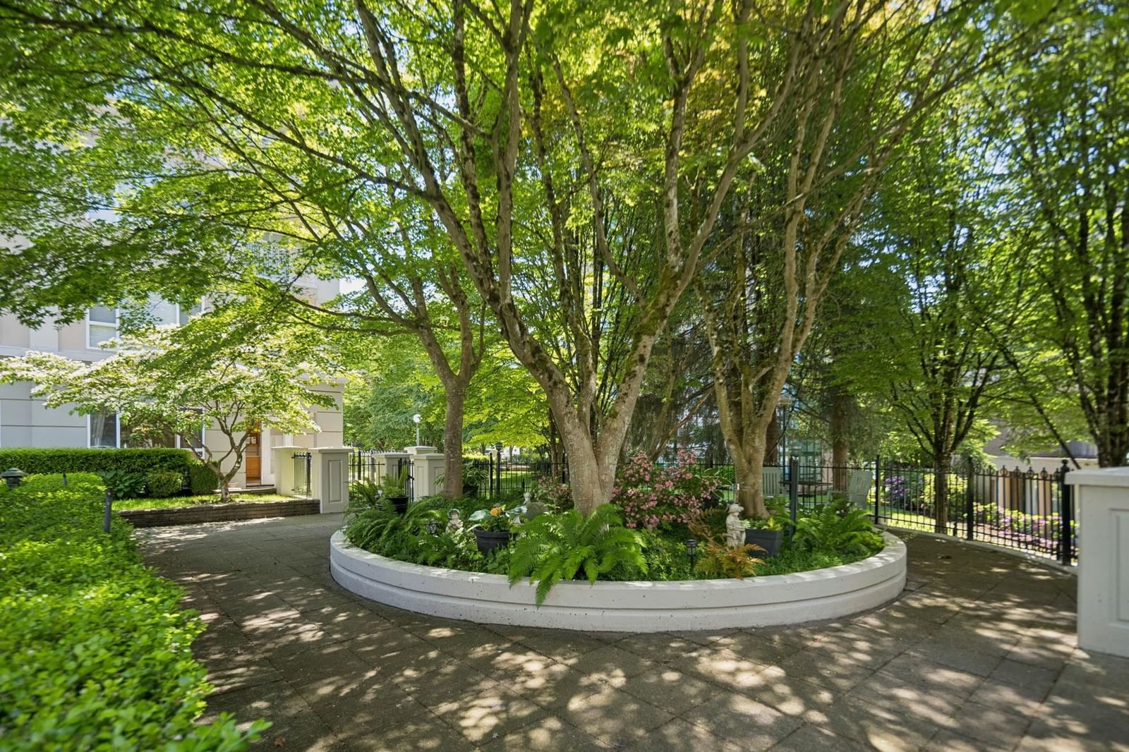 Listing Image 38
