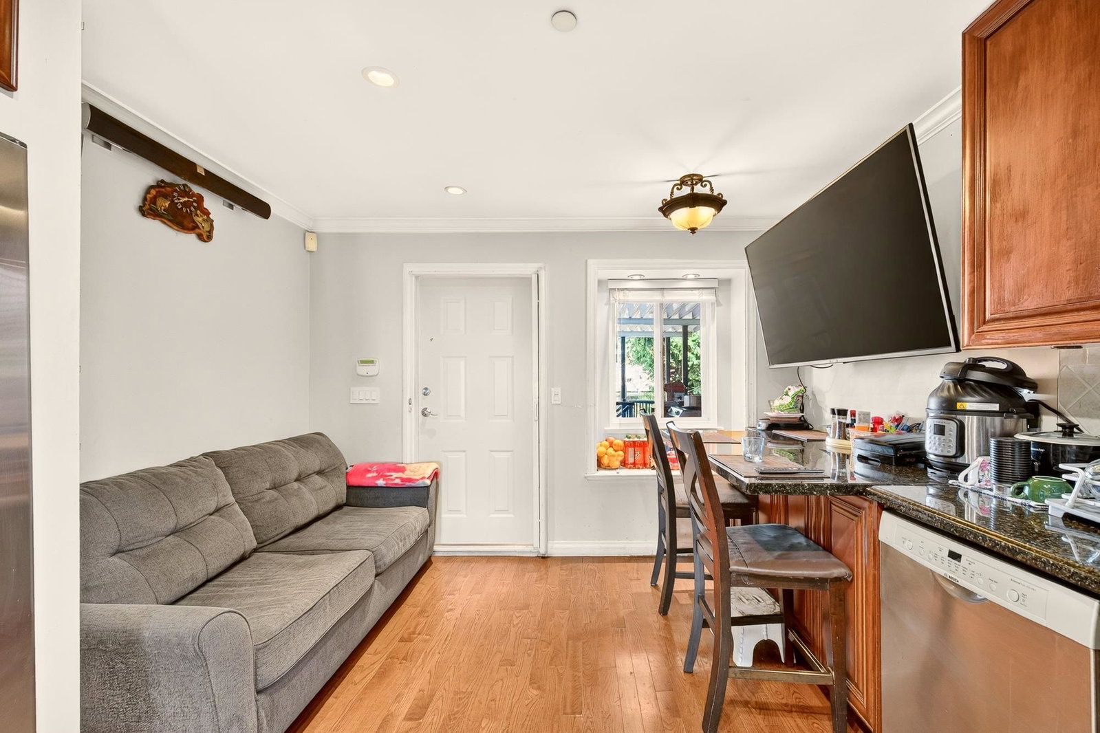 Listing Image 15