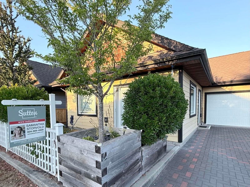 766 Gerussi Lane