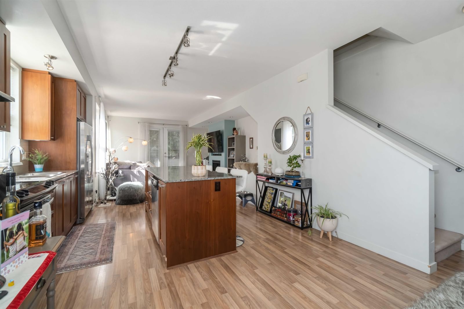Listing Image 14